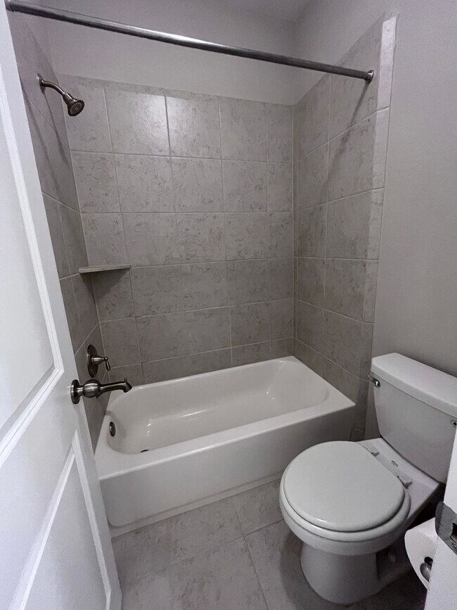 Building Photo - Gorgeous 4-bedroom home!