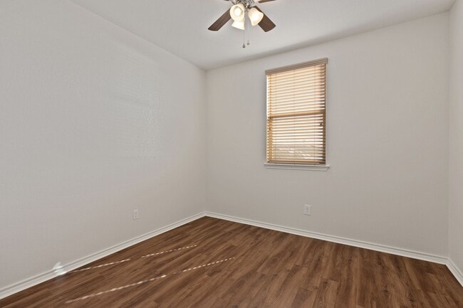 Building Photo - 4219 Woodbridge Way