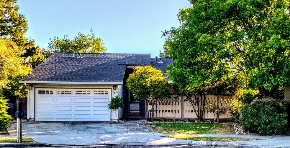 Front - 7471 Aaron Ct