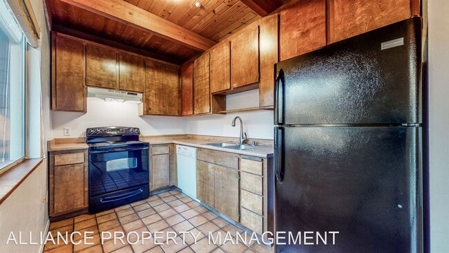 Building Photo - 3 br, 2 bath House - 72 Kingston Lane (Way