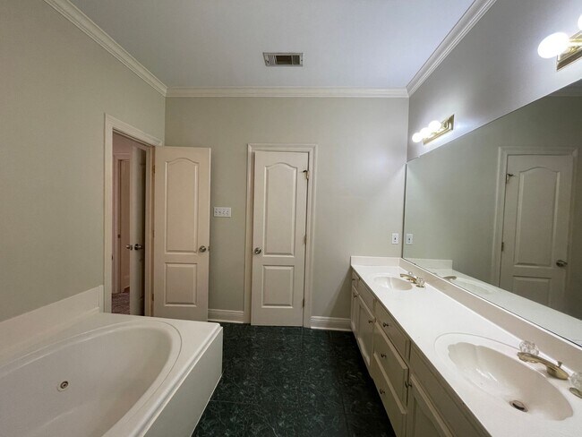 Building Photo - 10580 Springglen Ct
