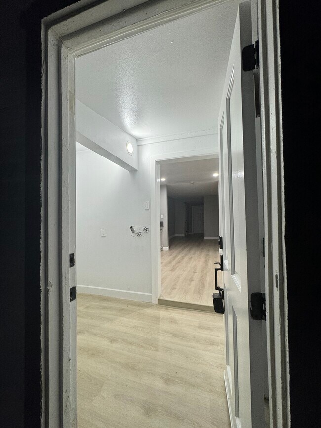 Building Photo - 6476 Orizaba Ave