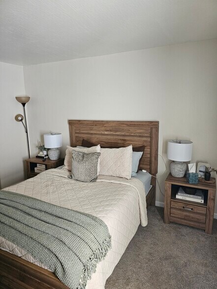 Building Photo - 1009 Murrieta Blvd