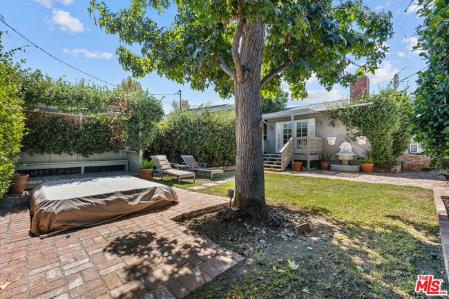 Building Photo - 4814 Lemona Ave