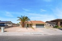 Building Photo - 2102 E Russell Rd