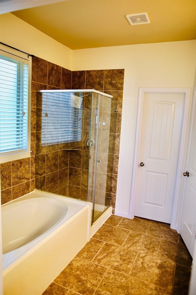 Building Photo - 13315 Canton Cliff Ct