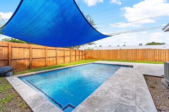 Building Photo - 4780 NE 8th Terrace