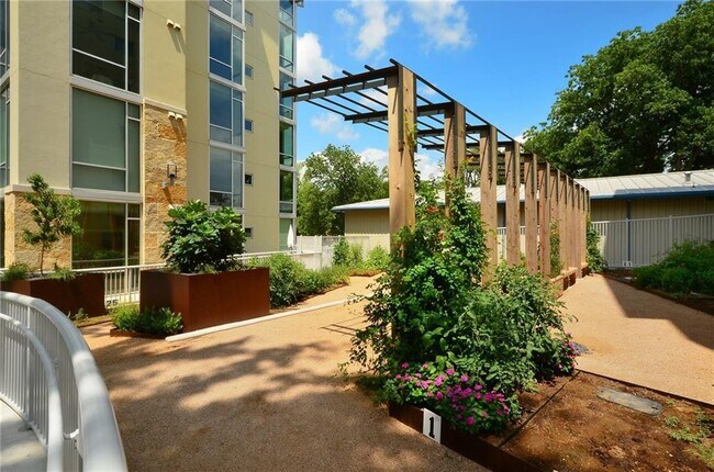 Building Photo - 1600 Barton Springs Rd