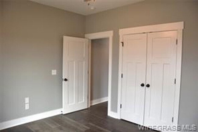 Building Photo - 364 Lakes Dr