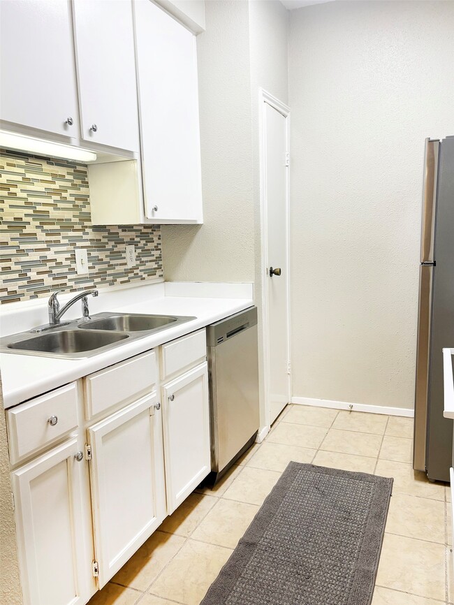 Building Photo - 7950 N Stadium Dr