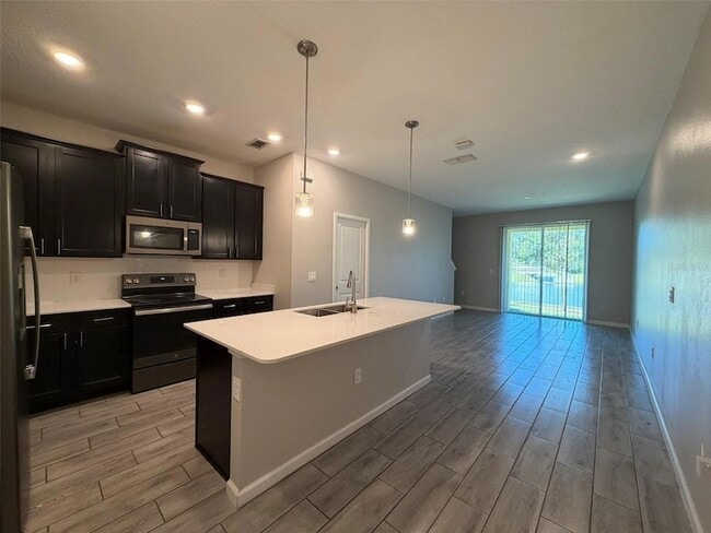 Building Photo - 9360 Tecumseh Dr