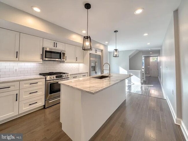 Building Photo - 1849 S Charles St