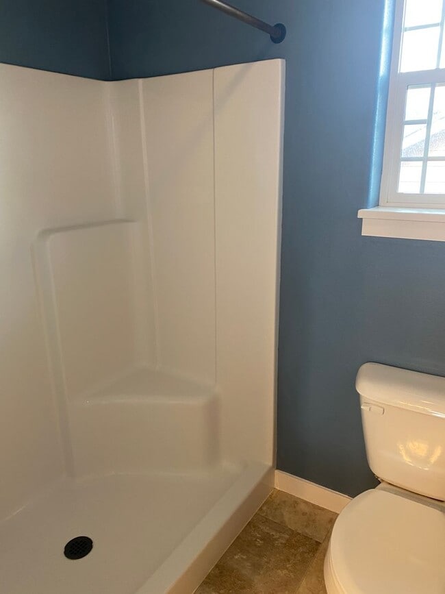 Building Photo - Spacious 3-Bedroom Home with Bonus Room in...