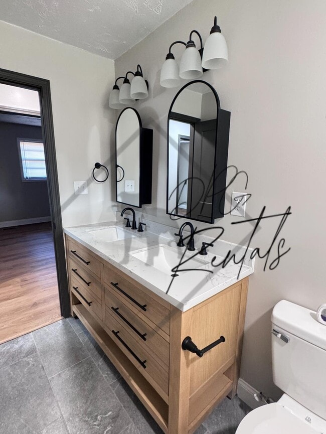 Building Photo - 135 Rhea Dr