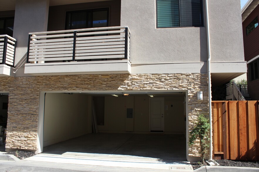 Building Photo - 417 Gene Ct