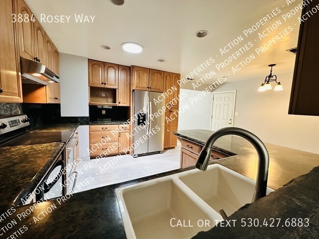 Building Photo - 3884 Rosey Way