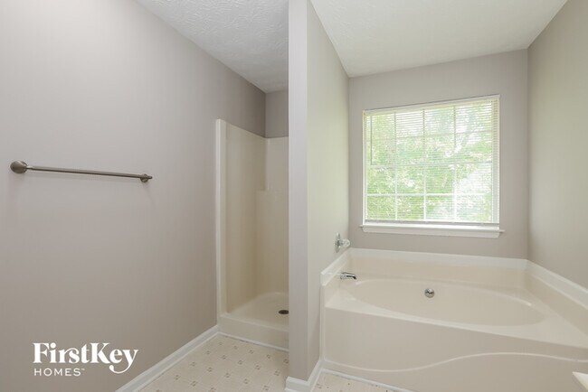 Building Photo - 7008 Setters Way