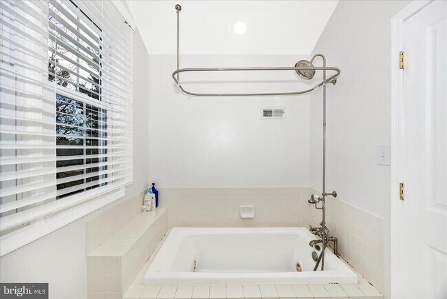 Building Photo - 2465 Bear Den Rd