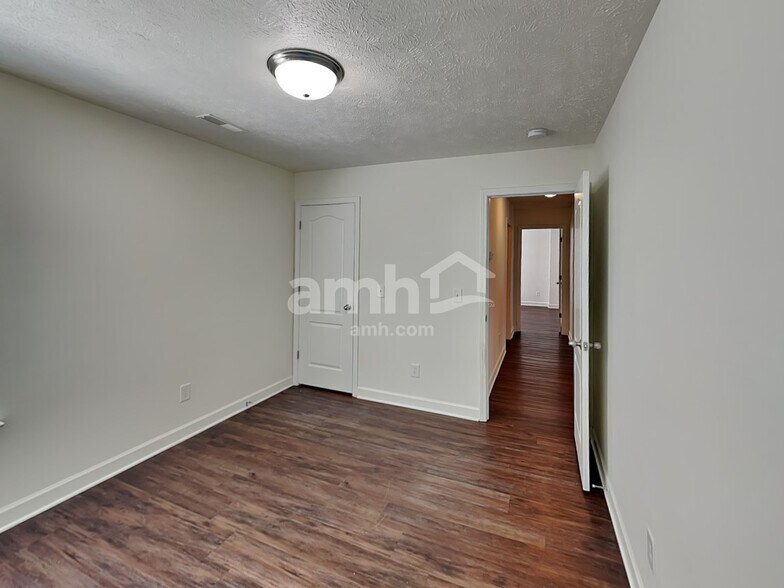 Building Photo - 645 Smoky Mountains Dr