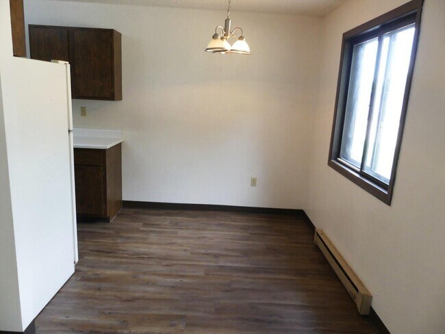 Dining Room - Volga Manor Apartments