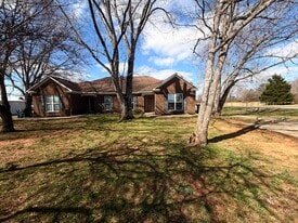 Building Photo - 452 Banyon Rd