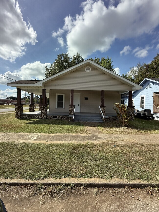 Building Photo - 1609 48th Street Ensley