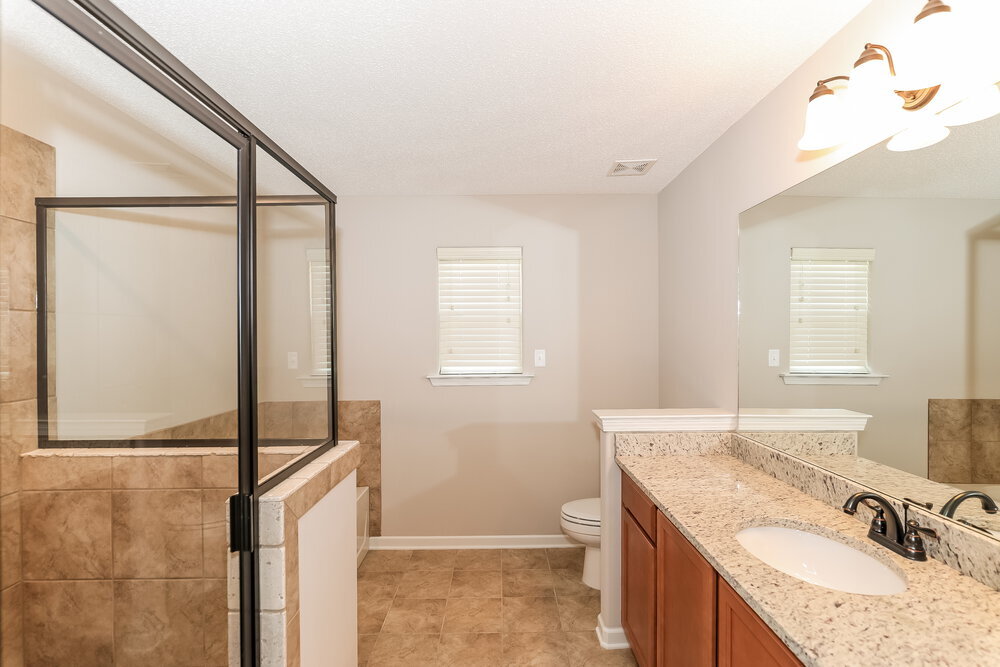 Building Photo - 1087 Darren Cir E