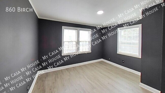 Building Photo - 860 Birch-