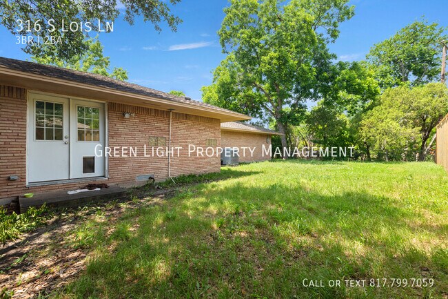 Building Photo - 316 S Lois Ln