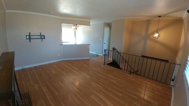 Building Photo - Spacious 4 bedroom 2 Bath Single Family Mt Pleasant