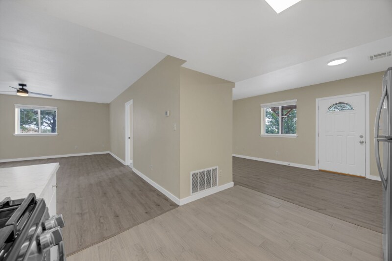 Building Photo - 407 Corona Ave