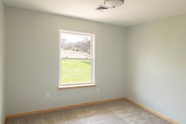 Building Photo - 289 Governors Park Rd