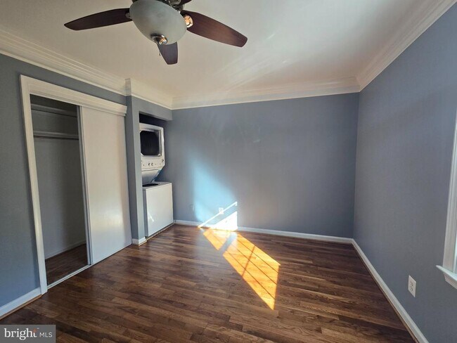 Building Photo - 8363 Dunham Ct