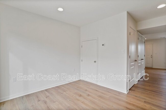 Building Photo - 11 Mengel Rd