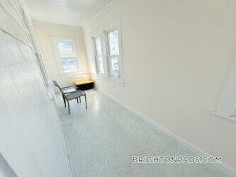 Building Photo - 81 Cresthill Rd