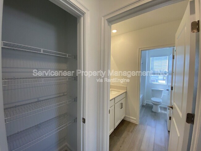 Building Photo - 7113 119th Ct E
