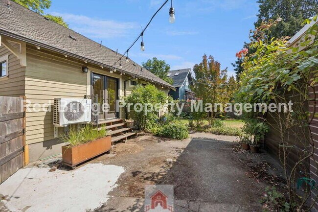 Building Photo - 4413 NE 26th Ave