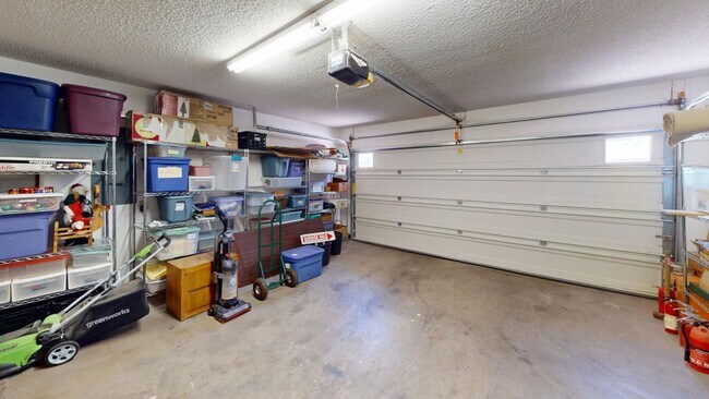 Building Photo - Fully Furnished 3 Bedroom Rental