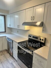 Building Photo - 14017 NE Keyes Ct