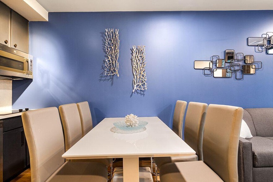 Building Photo - 611 Commerce St