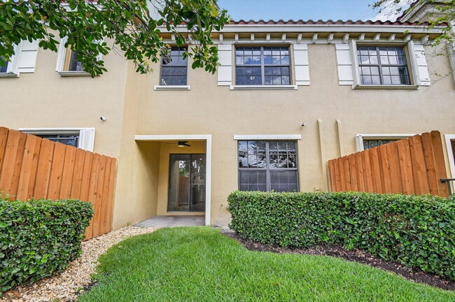 Building Photo - 10457 Wellington Parc Dr