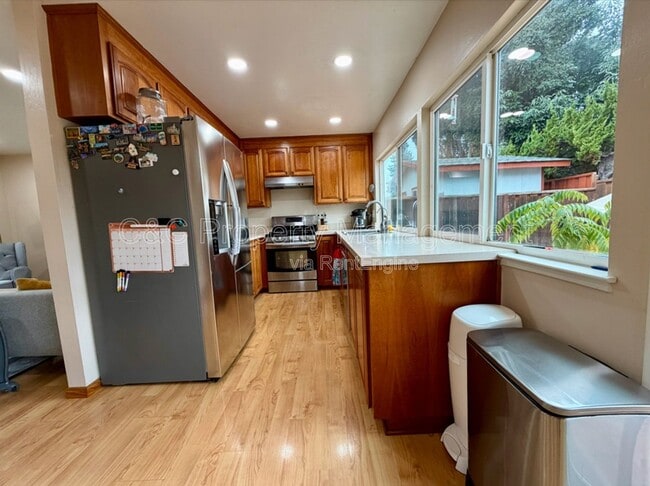 Building Photo - 1411 Hillsdale Ave