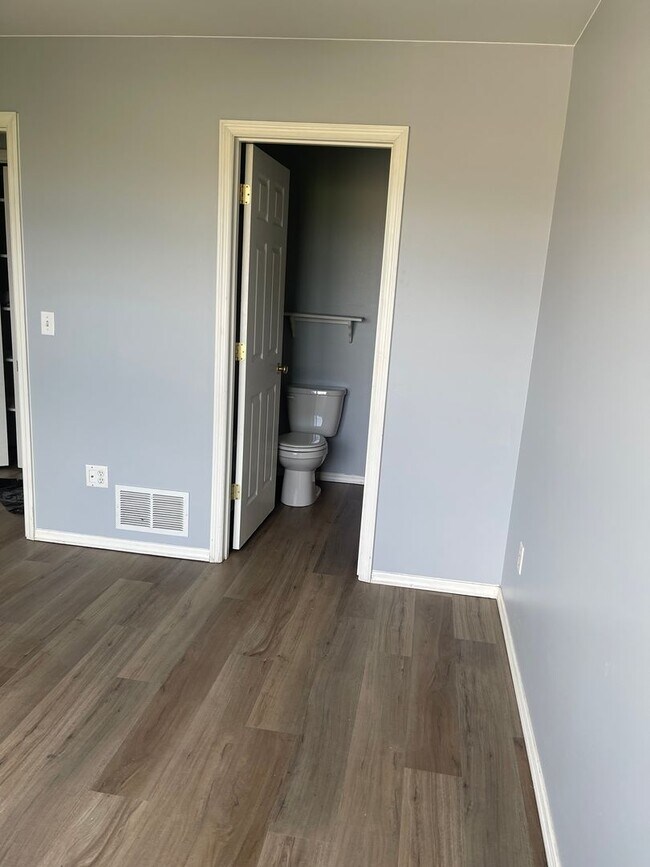 Building Photo - Charming 3 Bed, 2 Bath Home in Prime Belgr...