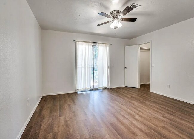 Building Photo - 8801 St George Way