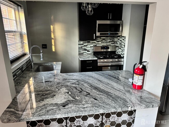 Building Photo - 6501 Ave C