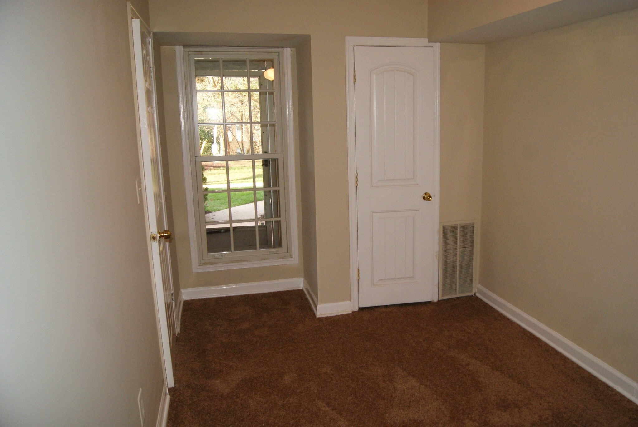 Building Photo - 7514 Spring Lake Dr