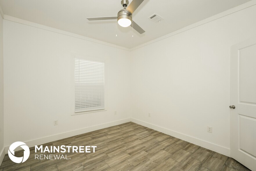 Building Photo - 2003 E Overton Rd