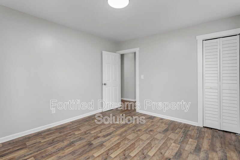 Building Photo - 1903 Larkin St