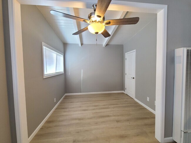 Building Photo - Gregory