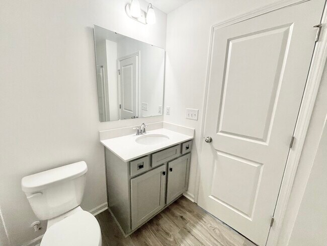 Building Photo - 2 Bedroom Townhome in Lowell (Minutes from I-85)- MOVE IN READY